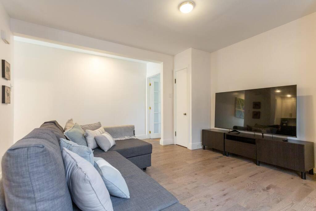 Free Parking, Beautiful 4 1/2- 2 Bedroom Apartment Montreal Exterior photo