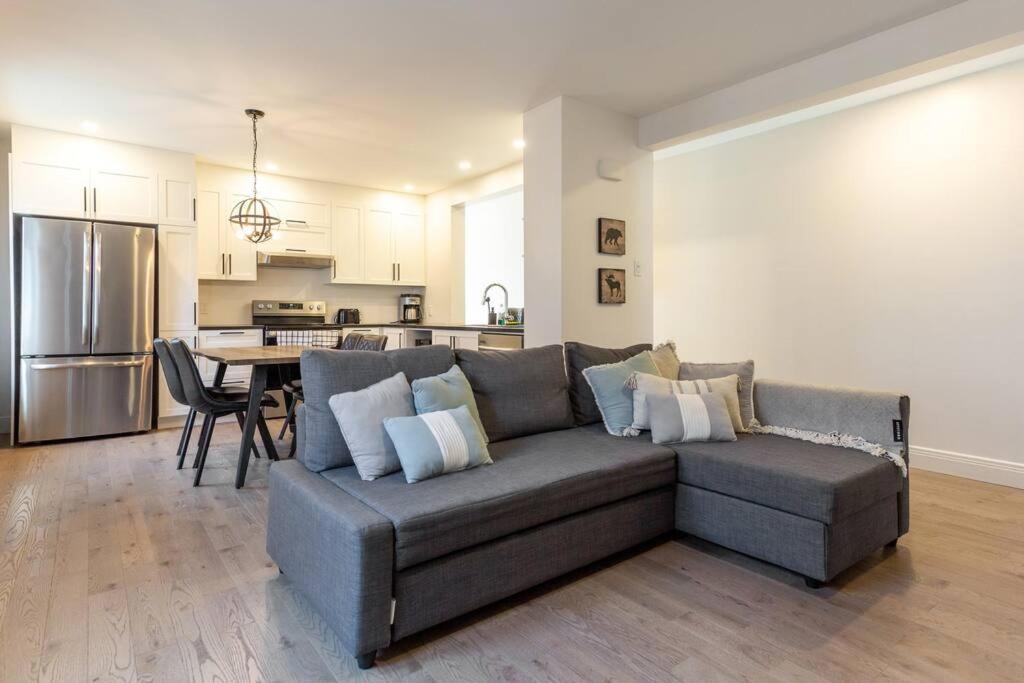 Free Parking, Beautiful 4 1/2- 2 Bedroom Apartment Montreal Exterior photo