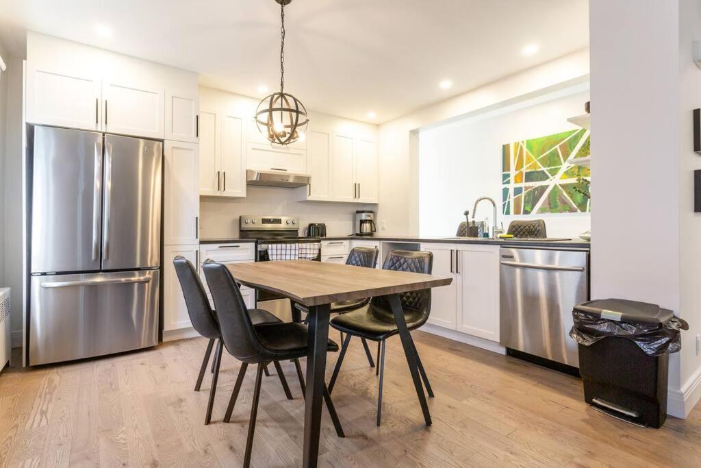 Free Parking, Beautiful 4 1/2- 2 Bedroom Apartment Montreal Exterior photo