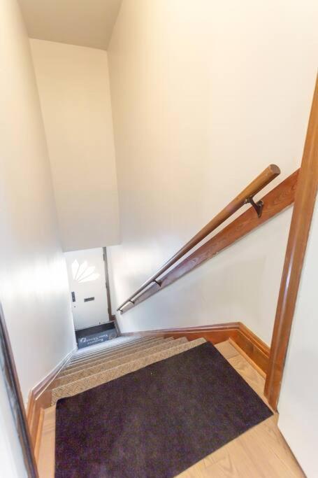 Free Parking, Beautiful 4 1/2- 2 Bedroom Apartment Montreal Exterior photo
